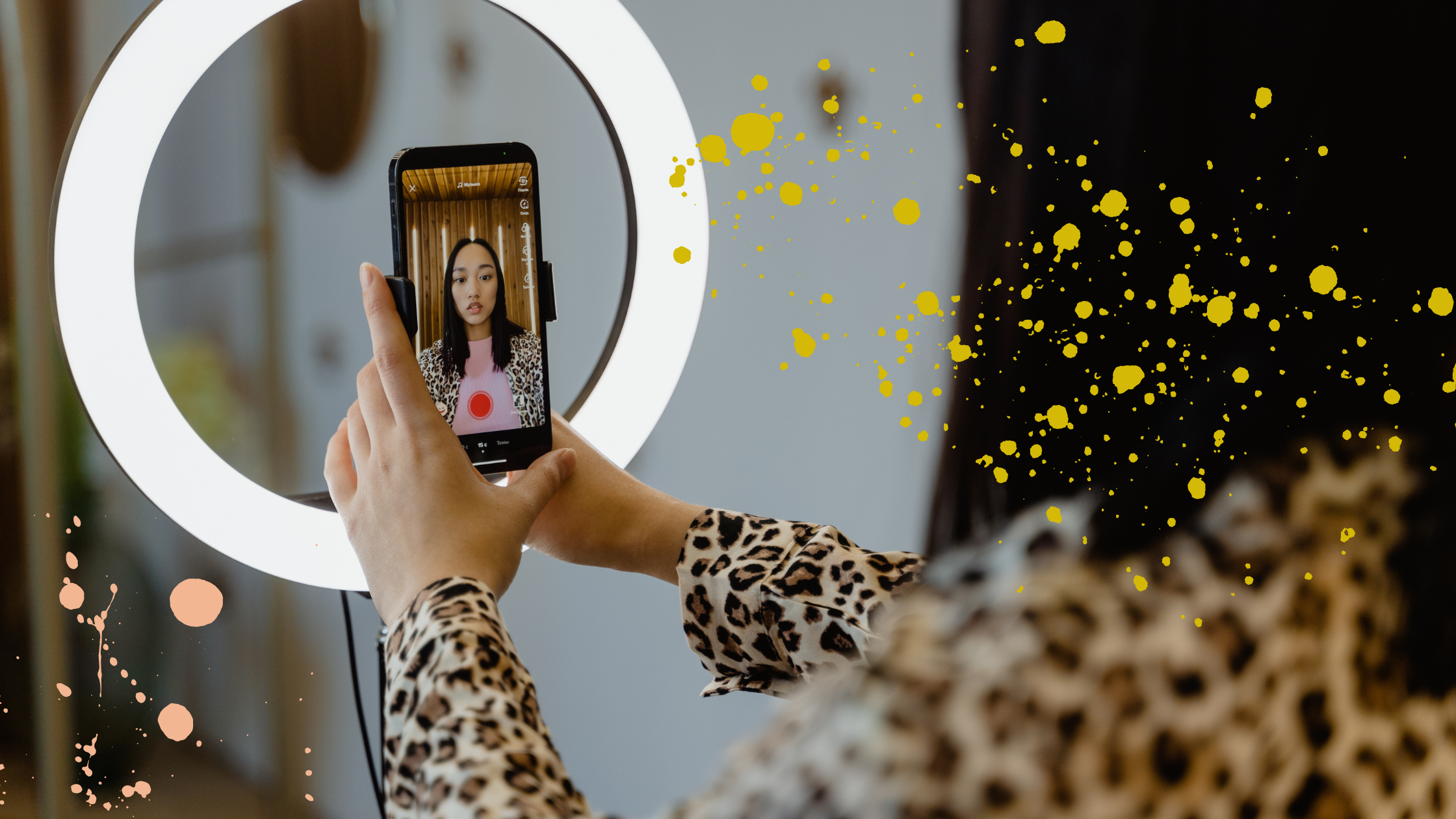 girl-taking-selfie-for-instagram